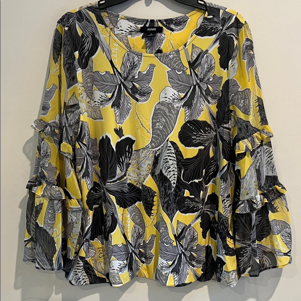Alfani Women's Yellow and Black‎ Floral Blouse